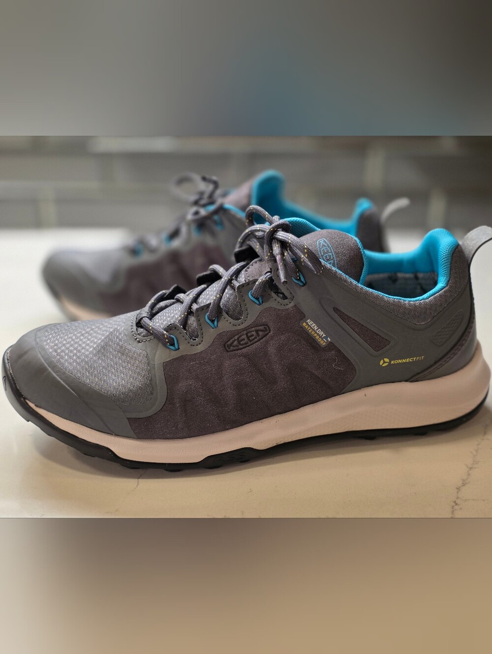 Women's Keen Explore- Waterproof, Khakis/Silver Birch in a size 10.5 NIB-